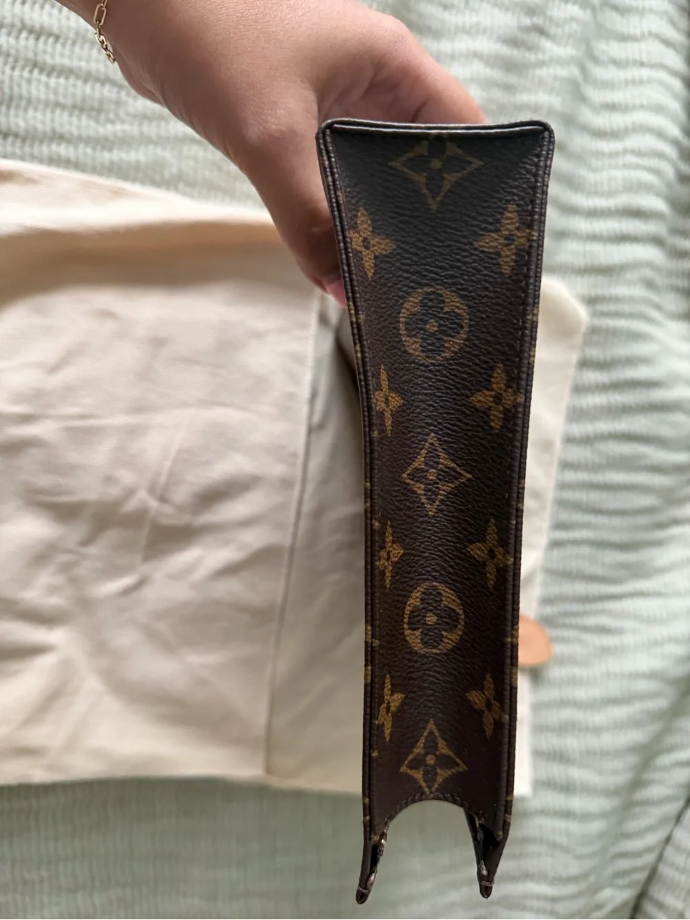 Louis Vuitton Monogram Canvas Toiletry 26 Pouch.